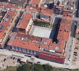 Retirada de la pavimentació dura de la Plaça dels Països Catalans i convertir-la en un parc verd